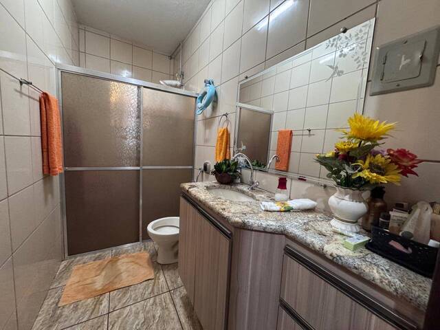 Casa para Venda em Itaúna - 2